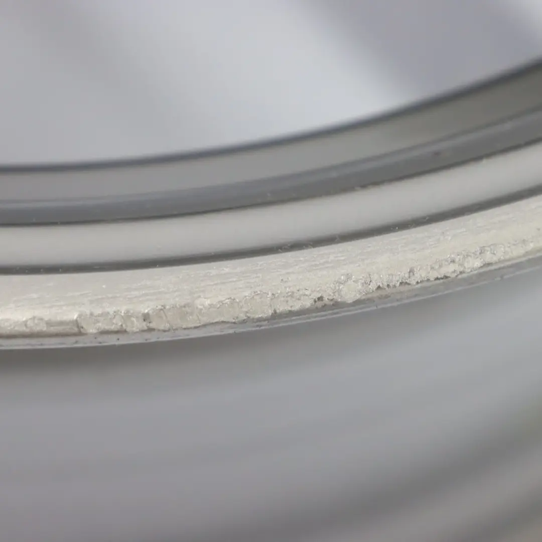 Tylna Felga Aluminiowa Ferric Szara 18" 9J ET:44 662M do BMW G30 o numerze 8093406 BMW G30 Tylna Felga Aluminiowa Ferric Szara 18" 9J ET:44 662M - SKU 8093406-2 - Numer Części 8093406