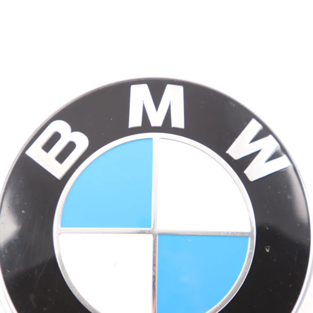 Emblemat Logo Znaczek Maski do BMW E46 E60 E65 E81 E87 E90 E91 E92 F10 F11 o numerze 8132375 BMW E46 E60 E65 E81 E87 E90 E91 E92 F10 F11 Emblemat Logo Znaczek Maski - SKU 8132375-3 - Numer Części 8132375