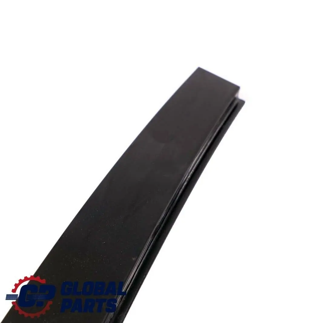 Słupek B Osłona Drzwi Prawy Tył Czarny do BMW E46 o numerze 8160972 BMW E46 Słupek B Osłona Drzwi Prawy Tył Czarny - SKU 8160972 - Numer Części 8160972