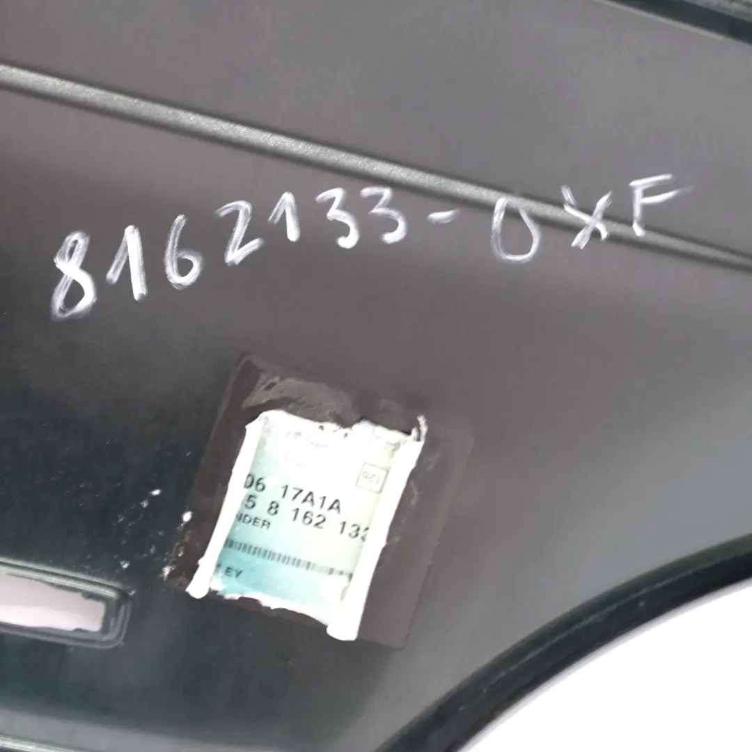 Błotnik Lewy Przedni Skrzydło Oxford Green Zielony Metalik - 430 do BMW E39 o numerze 8162133 BMW E39 Błotnik Lewy Przedni Skrzydło Oxford Green Zielony Metalik - 430 - SKU 8162133-OXF - Numer Części 8162133