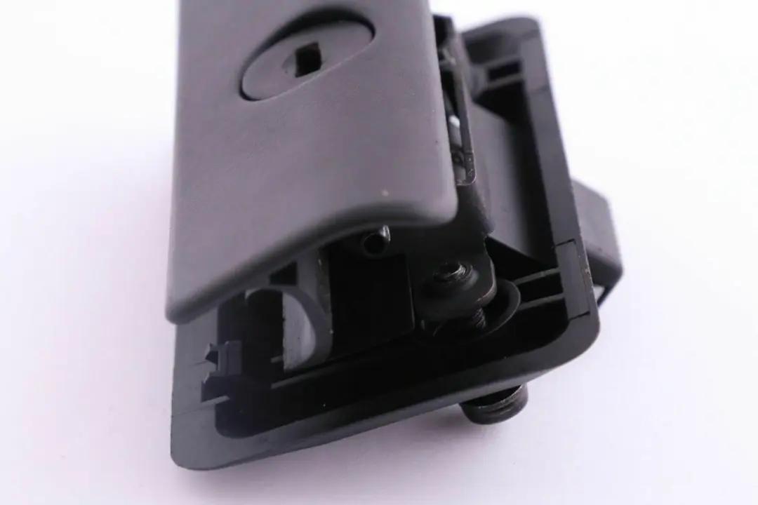 BMW 3 5 Serie 2 E39 E46 Obturateur Boite a Gants Partie Inferieure Noir - SKU 8163018-2 - Numéro de pièce 8163018