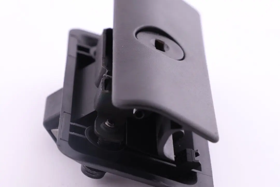 Glovebox Glovebox Lock Handle Hook Catch para BMW X3 1 E53 E83 con número de pieza 8163018 BMW X3 1 E53 E83 Glovebox Glovebox Lock Handle Hook Catch - SKU 8163018-1 - Número de pieza 8163018