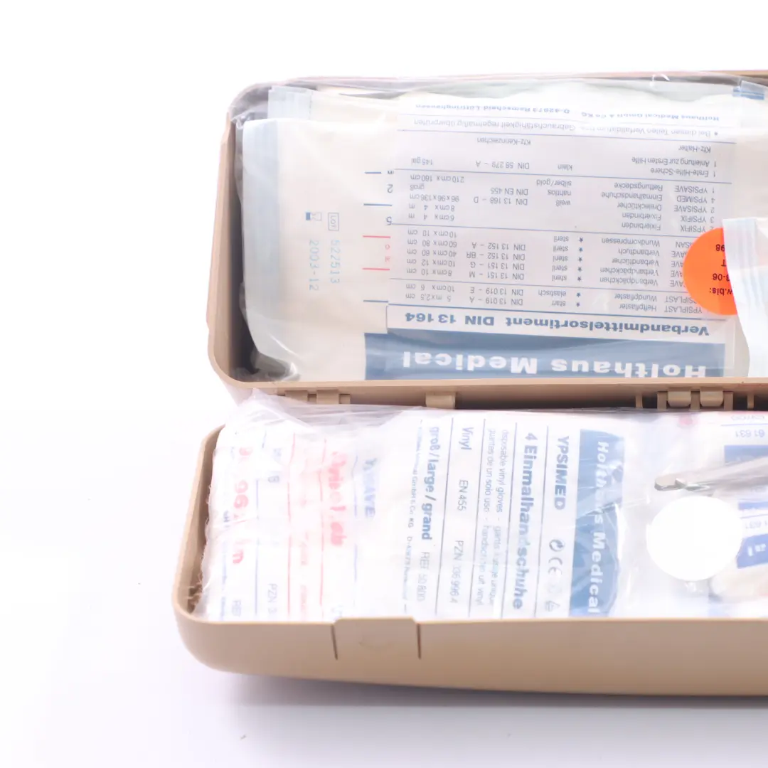 Apteczka Pierwszej Pomocy Fotela Przedniego Beżowa do BMW E39 o numerze 8176553 BMW E39 Apteczka Pierwszej Pomocy Fotela Przedniego Beżowa - SKU 8176553-1 - Numer Części 8176553