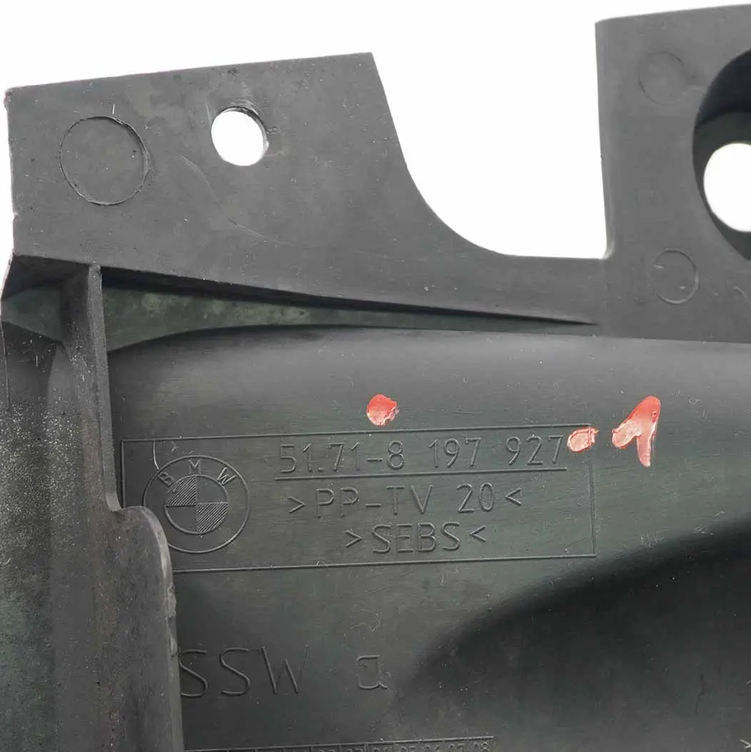 Prese D Aria Freno Anteriore Sinistra per BMW E46 con numero di parte 8197927 BMW E46 Prese D Aria Freno Anteriore Sinistra - SKU 8197927-1 - Numero di parte 8197927