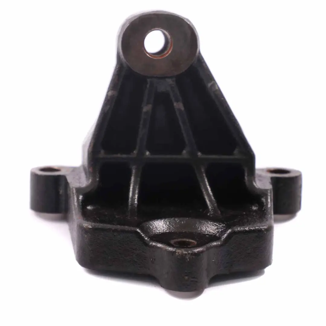 Łapa Wspornik Skrzyni do Renault Trafic 1.9 DCI o numerze 8200003829 Renault Trafic 1.9 DCI Łapa Wspornik Skrzyni - SKU 8200003829 - Numer Części 8200003829