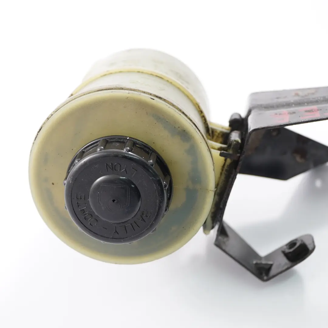 Support de réservoir de liquide direction assistée pour Renault Master II à propos du numéro de pièce 8200005185 Renault Master II Support de réservoir de liquide direction assistée - SKU 8200005185 - Numéro de pièce 8200005185