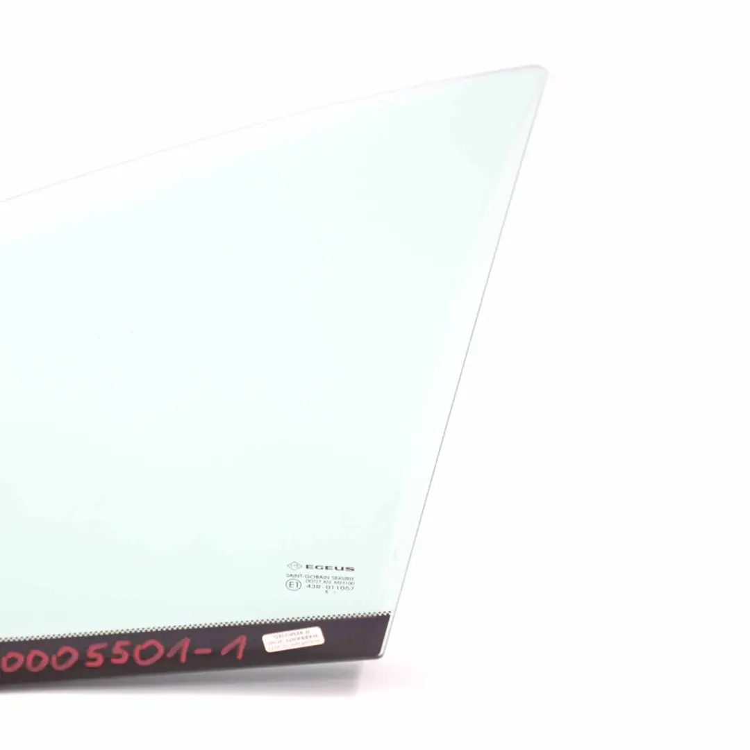 Vitre de Quartier Porte Avant Gauche AS2 pour Renault Trafic Vivaro à propos du numéro de pièce 8200005501 Renault Trafic Vivaro Vitre de Quartier Porte Avant Gauche AS2 - SKU 8200005501-1 - Numéro de pièce 8200005501