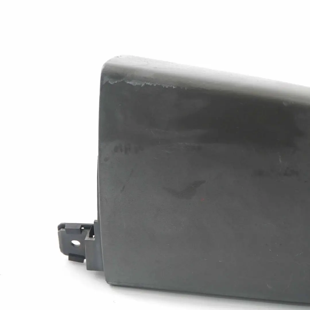 Fanalino posteriore destro Pannello copertura per Renault Trafic II con numero di parte 8200011484 Renault Trafic II Fanalino posteriore destro Pannello copertura - SKU 8200011484 - Numero di parte 8200011484