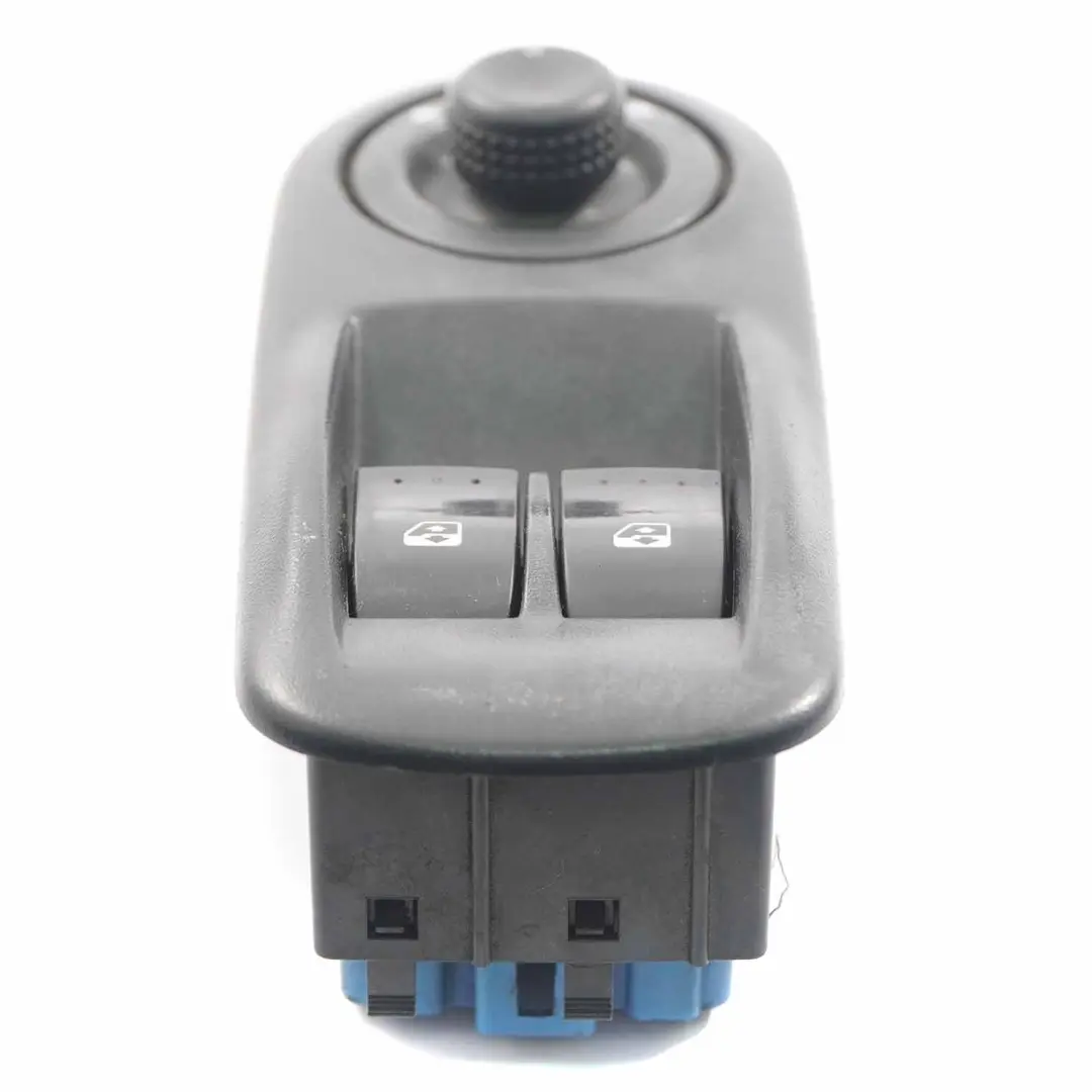 Interrupteur lève-vitre côté conducteur Panneau pour Renault Trafic à propos du numéro de pièce 8200011867 Renault Trafic Interrupteur lève-vitre côté conducteur Panneau - SKU 8200011867 - Numéro de pièce 8200011867