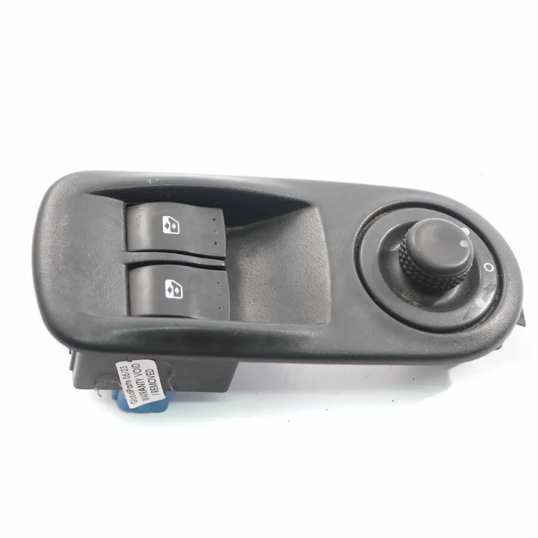 Interruptor elevalunas lado conductor Renault Trafic Panel de control para con número de pieza 8200011867 Interruptor elevalunas lado conductor Renault Trafic Panel de control - SKU 8200011867 - Número de pieza 8200011867