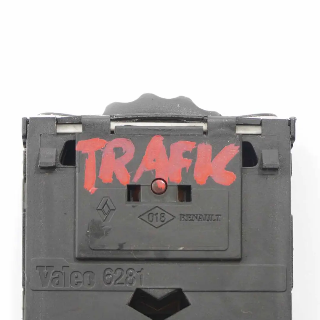 Interrupteur réglage niveau phares Unité contrôle pour Renault Trafic à propos du numéro de pièce 8200022569 Renault Trafic Interrupteur réglage niveau phares Unité contrôle - SKU 8200022569 - Numéro de pièce 8200022569