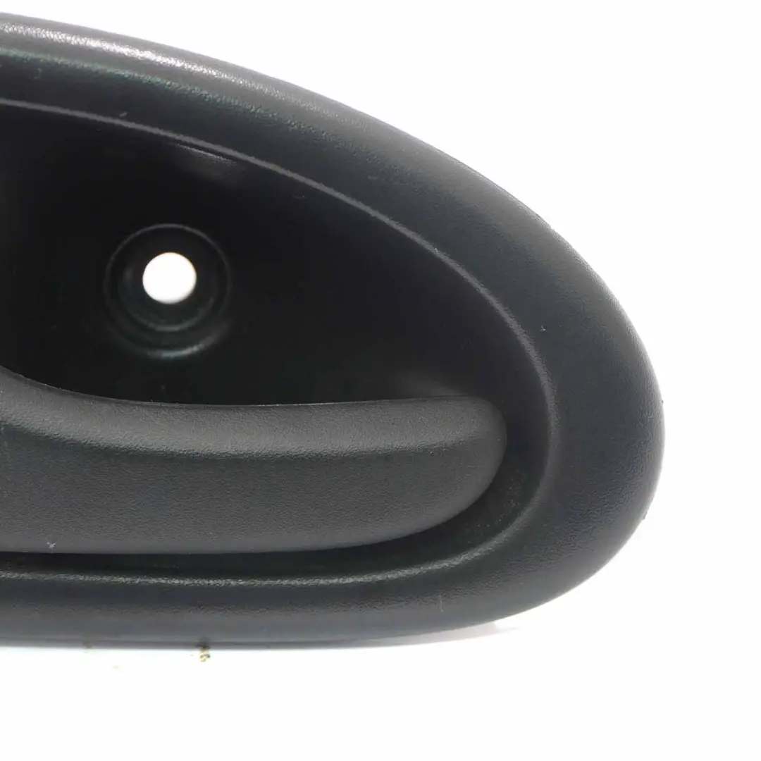 Tirador Puerta Renault Trafic Vivaro Interior Delantero Izquierdo para con número de pieza 8200028994 Tirador Puerta Renault Trafic Vivaro Interior Delantero Izquierdo - SKU 8200028994 - Número de pieza 8200028994