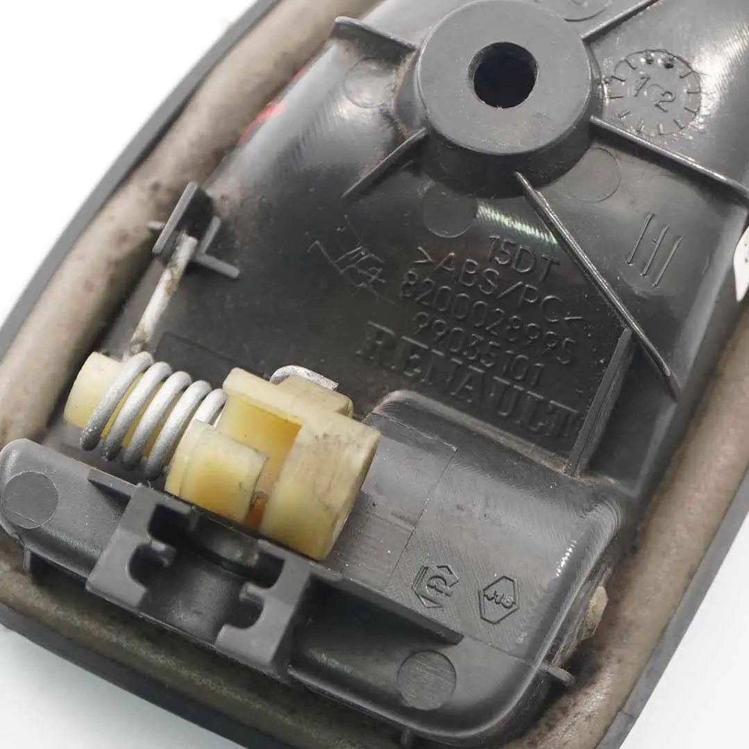 Tür griff Renault Trafic Opel Vivaro Innenraum vorne rechts für mit Teilenummer 8200028995 Tür griff Renault Trafic Opel Vivaro Innenraum vorne rechts - SKU 8200028995 - Teilenummer 8200028995