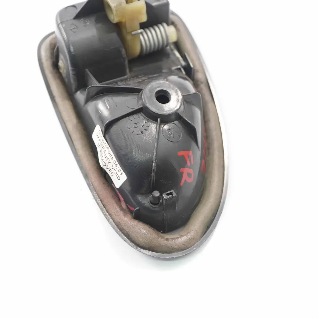 Poignée de porte Renault Trafic Opel Vivaro Intérieur avant droite pour à propos du numéro de pièce 8200028995 Poignée de porte Renault Trafic Opel Vivaro Intérieur avant droite - SKU 8200028995 - Numéro de pièce 8200028995