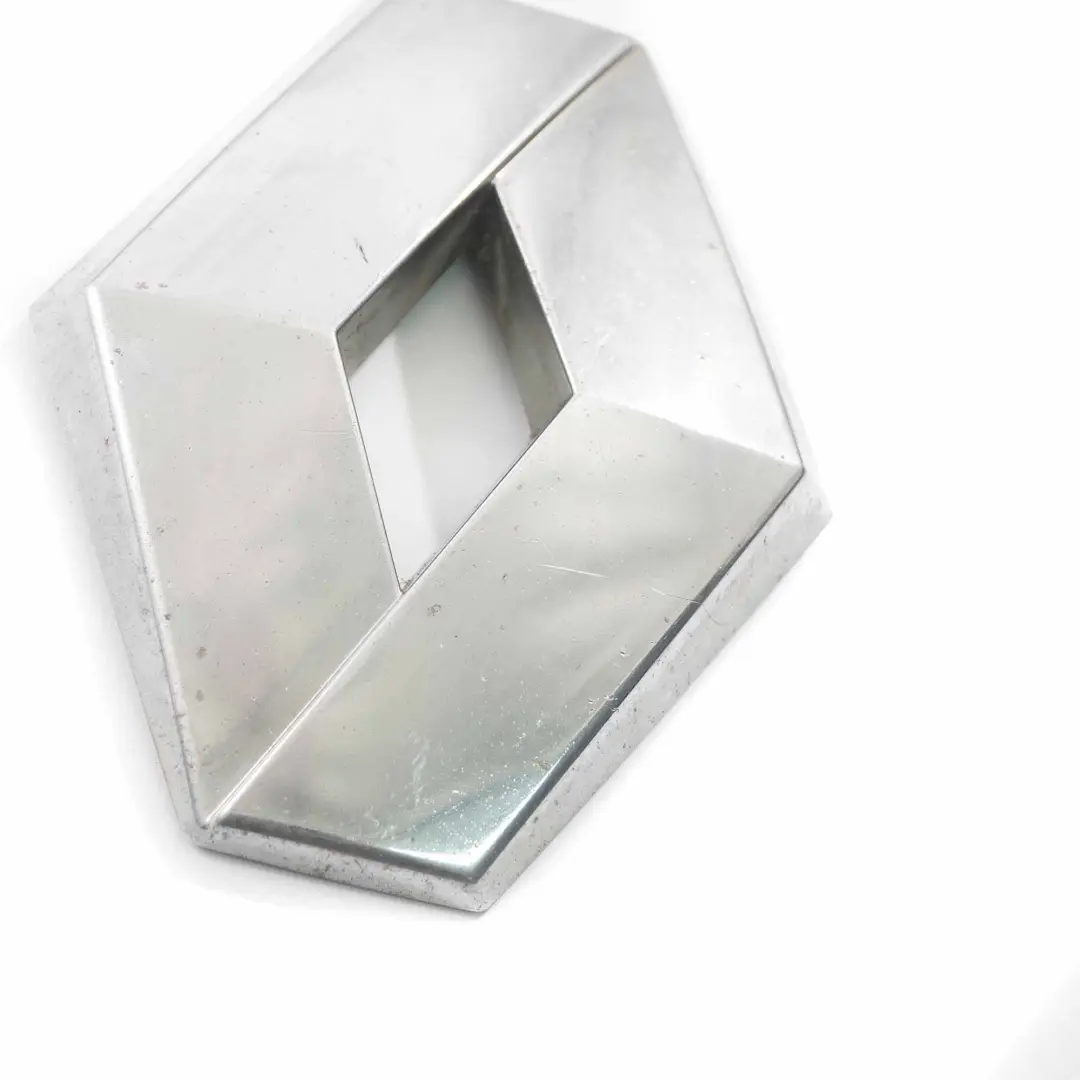 Znaczek Emblemat Logo do Renault Clio Trafic o numerze 8200052586 Renault Clio Trafic Znaczek Emblemat Logo - SKU 8200052586 - Numer Części 8200052586