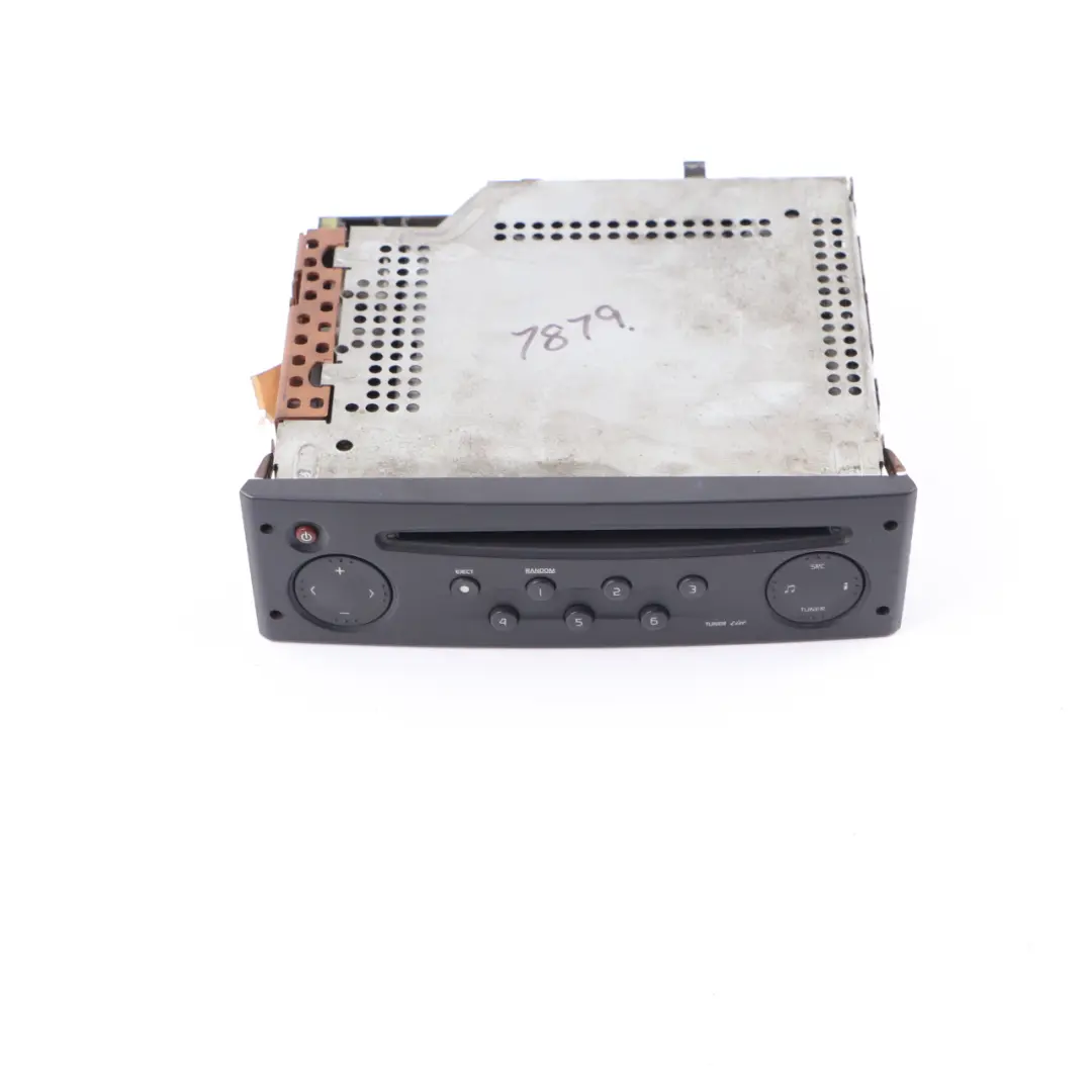 Radio CD Player Stereo Head Unit to Renault Clio 2 with Part number 8200057681B Renault Clio 2 Radio CD Player Stereo Head Unit - SKU 8200057681B - Part number 8200057681B