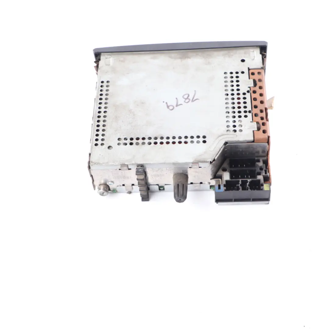 Radio CD Player Stereo Head Unit to Renault Clio 2 with Part number 8200057681B Renault Clio 2 Radio CD Player Stereo Head Unit - SKU 8200057681B - Part number 8200057681B