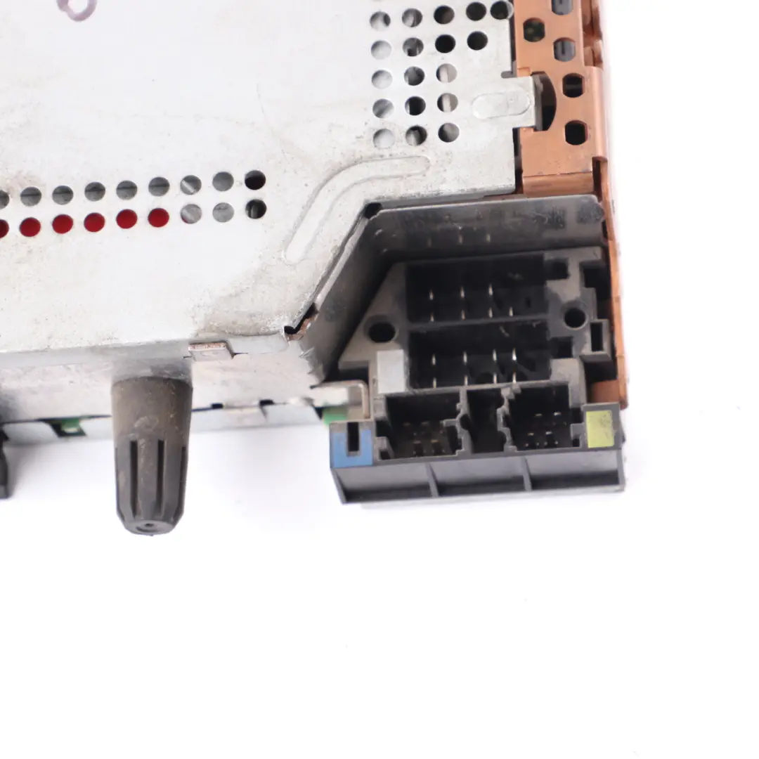 Renault Clio 2 Radio CD Player Stereo Head Unit - SKU 8200057681B - Part number 8200057681B