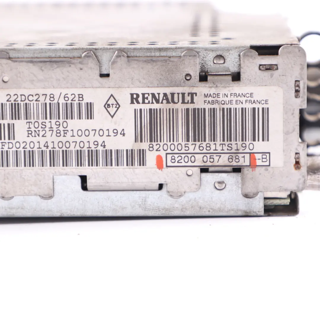 Radio CD Player Stereo Head Unit to Renault Clio 2 with Part number 8200057681B Renault Clio 2 Radio CD Player Stereo Head Unit - SKU 8200057681B - Part number 8200057681B