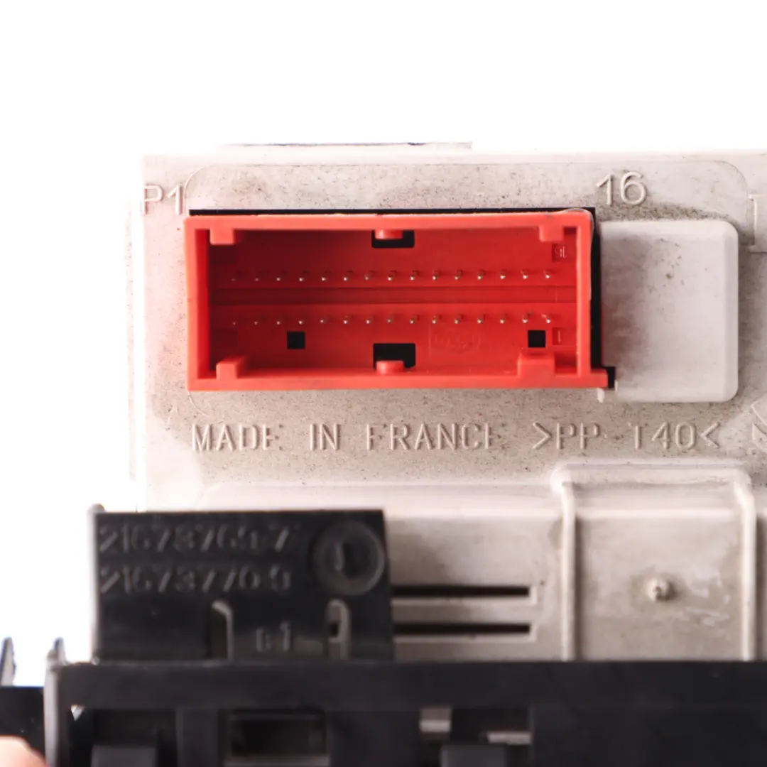 Display Digital Clock Control Unit Panel to Renault Master 2 with Part number 8200107839B Renault Master 2 Display Digital Clock Control Unit Panel - SKU 8200107839B - Part number 8200107839B