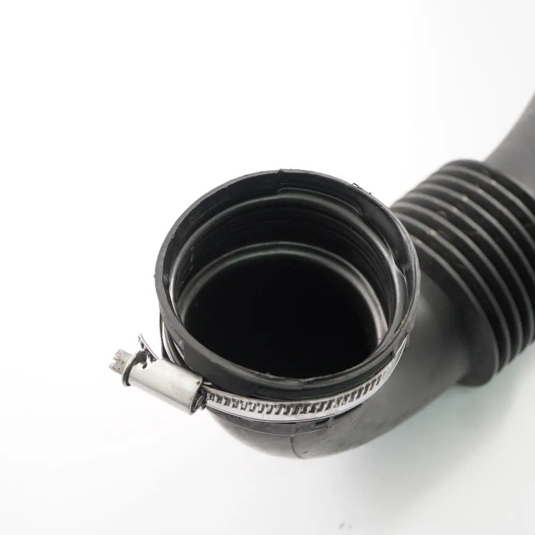 Tubo de admisión de aire para Renault Master II Opel Movano 2.5 DCI Motor Diesel con número de pieza 8200261965 Renault Master II Opel Movano 2.5 DCI Motor Diesel Tubo de admisión de aire - SKU 8200261965 - Número de pieza 8200261965