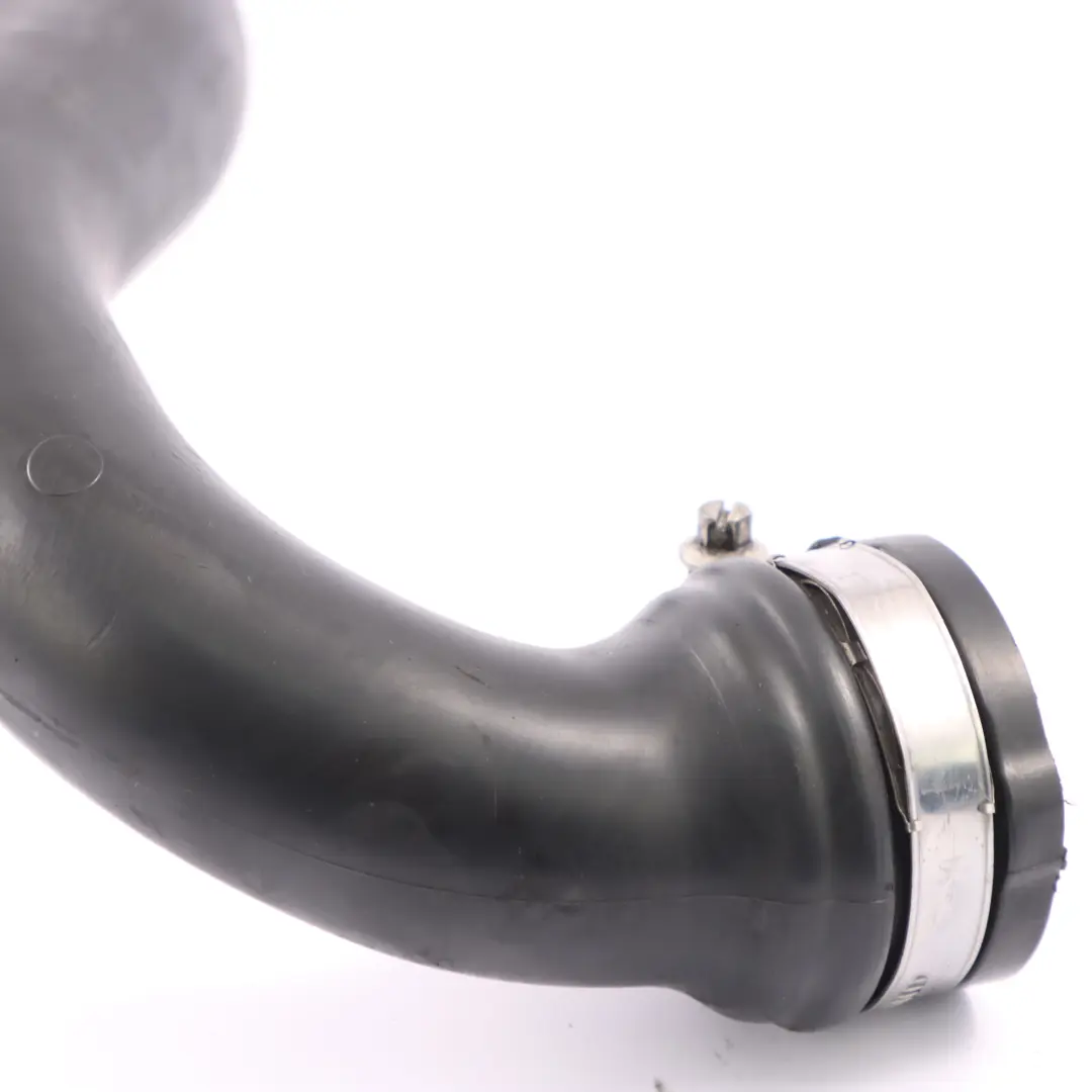 Renualt Trafic II1.9 dCi Przewód Wąż Intercoolera Turbo do Opel Vivaro A o numerze 8200273825 Opel Vivaro A Renualt Trafic II1.9 dCi Przewód Wąż Intercoolera Turbo - SKU 8200273825 - Numer Części 8200273825