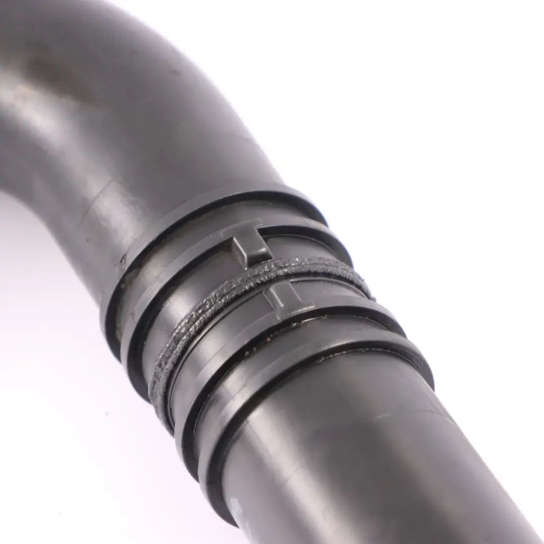 Renualt Trafic II1.9 dCi F9q Tuyau d'admission d'air l'intercooler pour Opel Vivaro A à propos du numéro de pièce 8200273825 Opel Vivaro A Renualt Trafic II1.9 dCi F9q Tuyau d'admission d'air l'intercooler - SKU 8200273825 - Numéro de pièce 8200273825