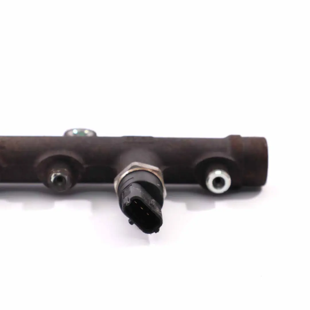 Rail Renault Trafic Opel Vivaro 1.9 DCI Injection High Pressure to Fuel with Part number 8200330912 Fuel Rail Renault Trafic Opel Vivaro 1.9 DCI Injection High Pressure - SKU 8200330912 - Part number 8200330912