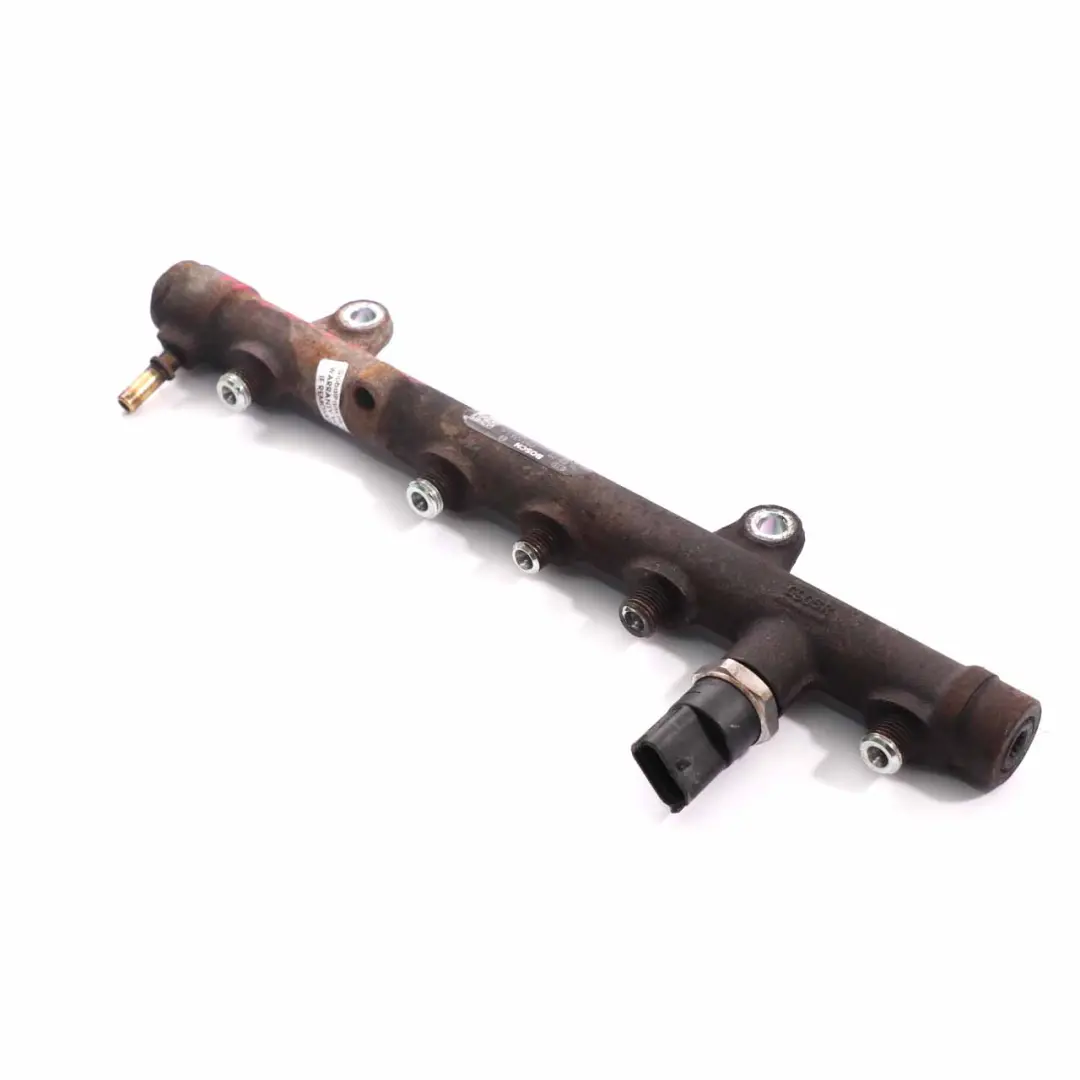 Rail de carburant Renault Trafic 1.9 DCI Injection Haute Pression pour à propos du numéro de pièce 8200330912 Rail de carburant Renault Trafic 1.9 DCI Injection Haute Pression - SKU 8200330912 - Numéro de pièce 8200330912