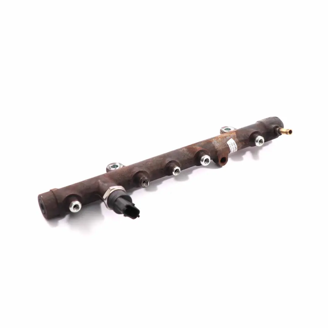 Rail de carburant Renault Trafic 1.9 DCI Injection Haute Pression pour à propos du numéro de pièce 8200330912 Rail de carburant Renault Trafic 1.9 DCI Injection Haute Pression - SKU 8200330912 - Numéro de pièce 8200330912