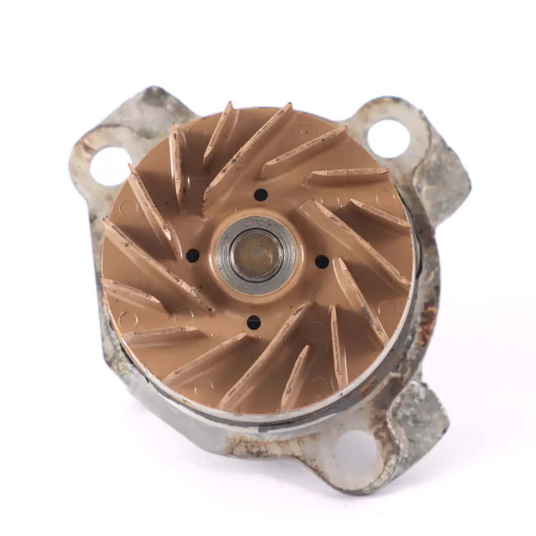 Pompa dell'acqua meccanica Renault Trafic II Unità del motore diesel per con numero di parte 8200332040 Pompa dell'acqua meccanica Renault Trafic II Unità del motore diesel - SKU 8200332040-1 - Numero di parte 8200332040