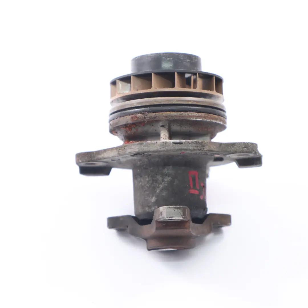 Pompe à eau mécanique Renault Trafic II Diesel refroidissement pour à propos du numéro de pièce 8200332040 Pompe à eau mécanique Renault Trafic II Diesel refroidissement - SKU 8200332040 - Numéro de pièce 8200332040