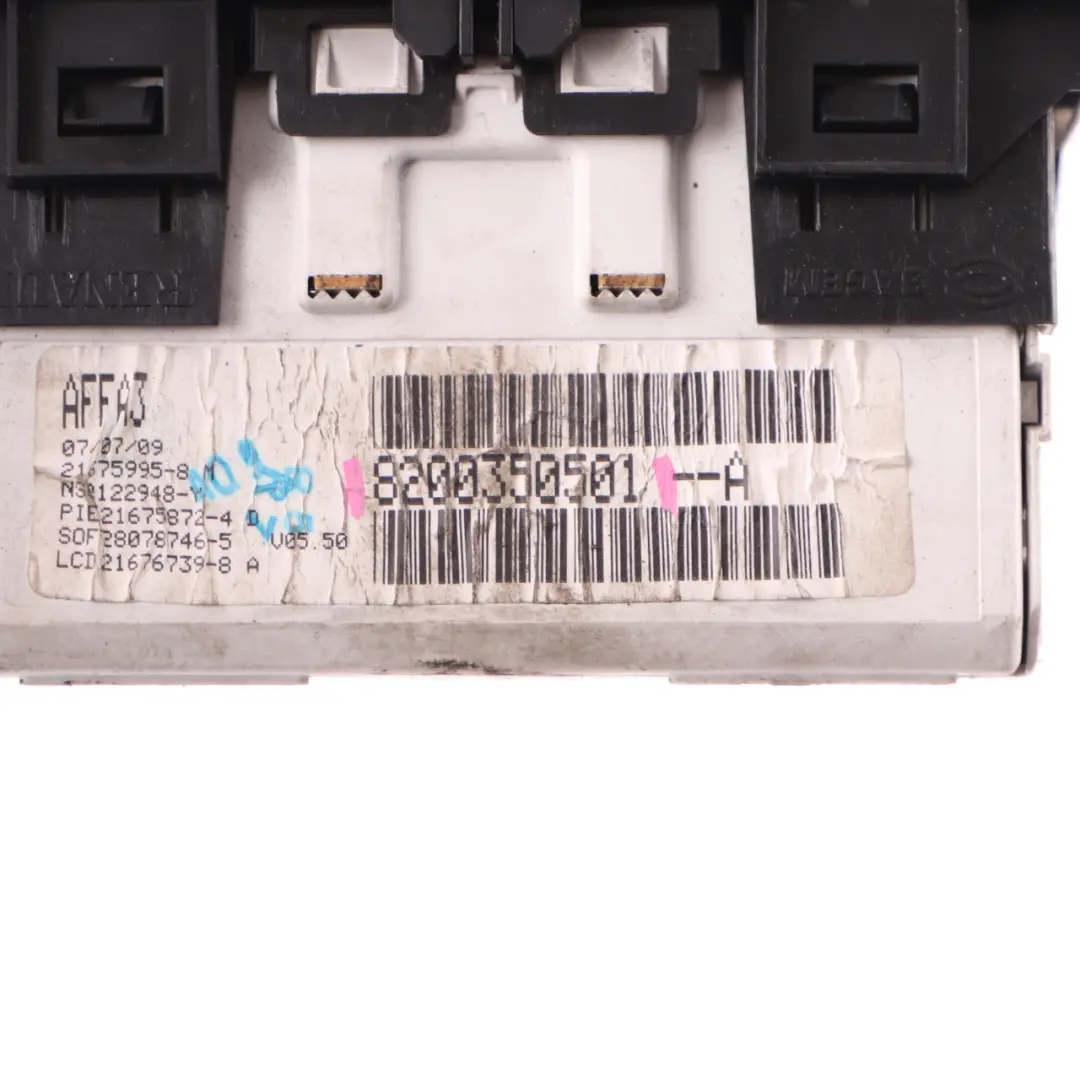 Display Screen Control Unit Module Dashboard to Renault Trafic 2 with Part number 8200350501 Renault Trafic 2 Display Screen Control Unit Module Dashboard - SKU 8200350501 - Part number 8200350501