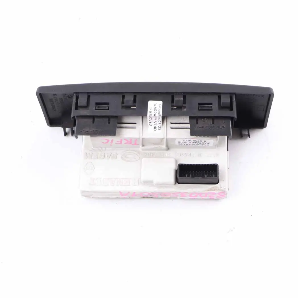 Display Screen Control Unit Module Dashboard to Renault Trafic 2 with Part number 8200350501 Renault Trafic 2 Display Screen Control Unit Module Dashboard - SKU 8200350501 - Part number 8200350501
