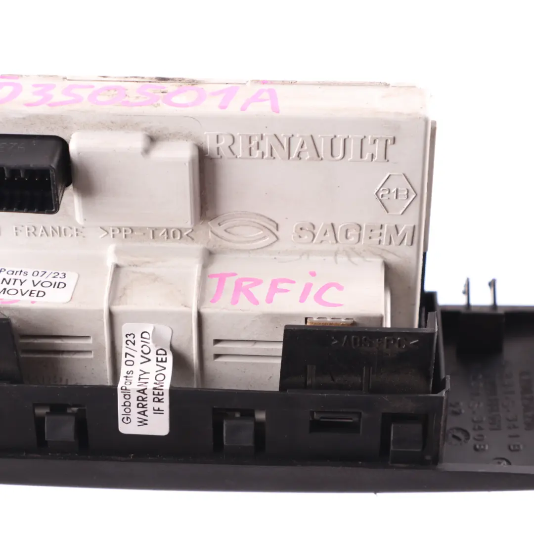 Display Screen Control Unit Module Dashboard to Renault Trafic 2 with Part number 8200350501 Renault Trafic 2 Display Screen Control Unit Module Dashboard - SKU 8200350501 - Part number 8200350501