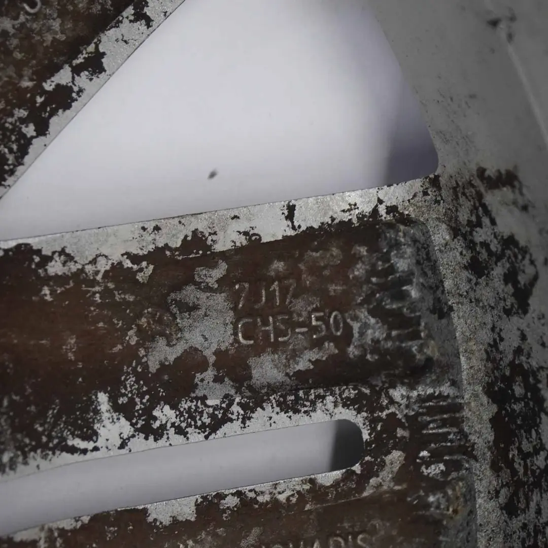 Cerchio in lega 17" ET:50 7J per Renault Espace 4 Silver con numero di parte 8200387857 Renault Espace 4 Silver Cerchio in lega 17" ET:50 7J - SKU 8200387857-1 - Numero di parte 8200387857