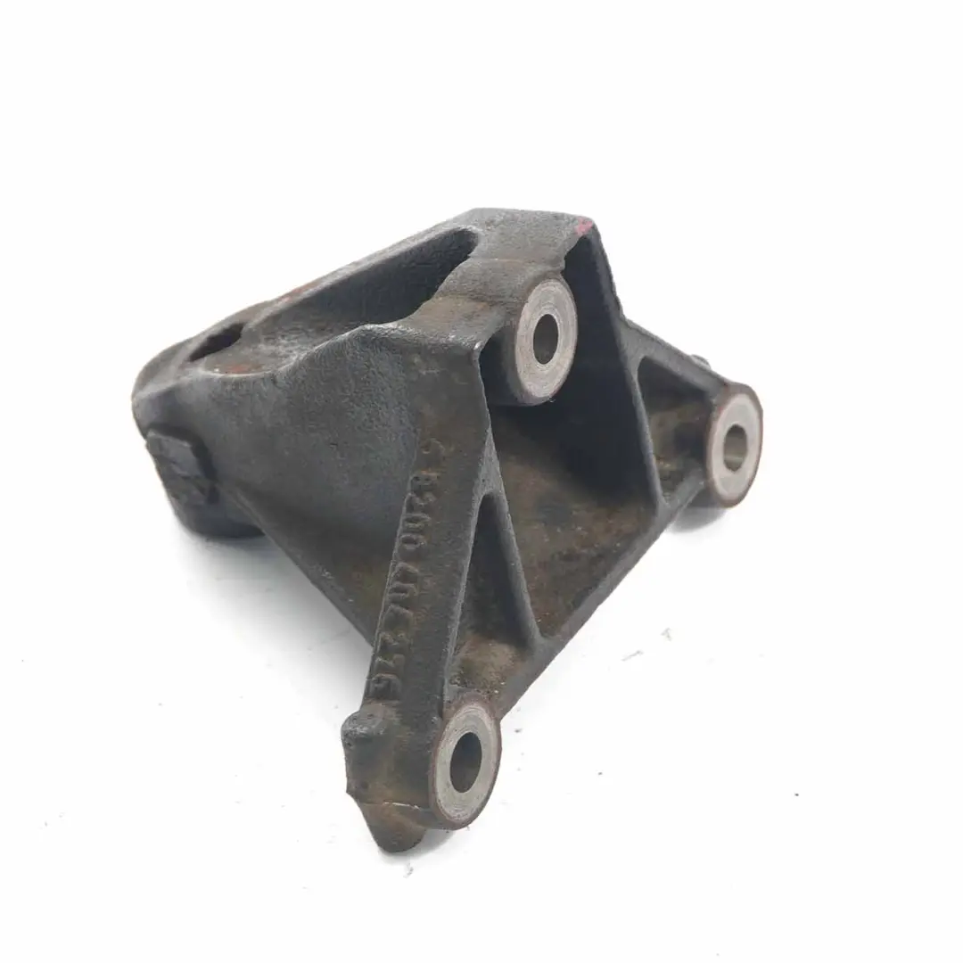 Support Mount Bracket to Renault Trafic II Opel Vivaro A 2.0 DCI Engine with Part number 8200404296 Renault Trafic II Opel Vivaro A 2.0 DCI Engine Support Mount Bracket - SKU 8200404296 - Part number 8200404296