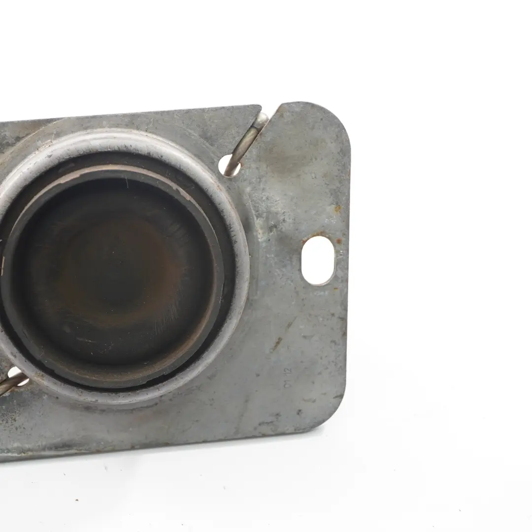 Support Mount Bracket to Renault Trafic II Opel Vivaro A 2.0 DCI Engine with Part number 8200411257 Renault Trafic II Opel Vivaro A 2.0 DCI Engine Support Mount Bracket - SKU 8200411257 - Part number 8200411257