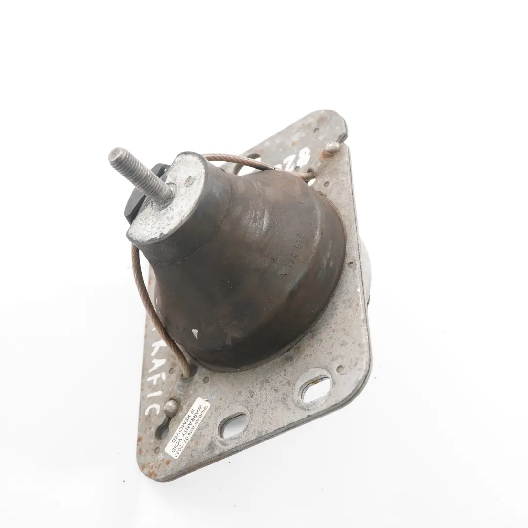 Renault Trafic II Opel Vivaro A 2.0 DCI Motor träger Halterung - SKU 8200411257 - Teilenummer 8200411257