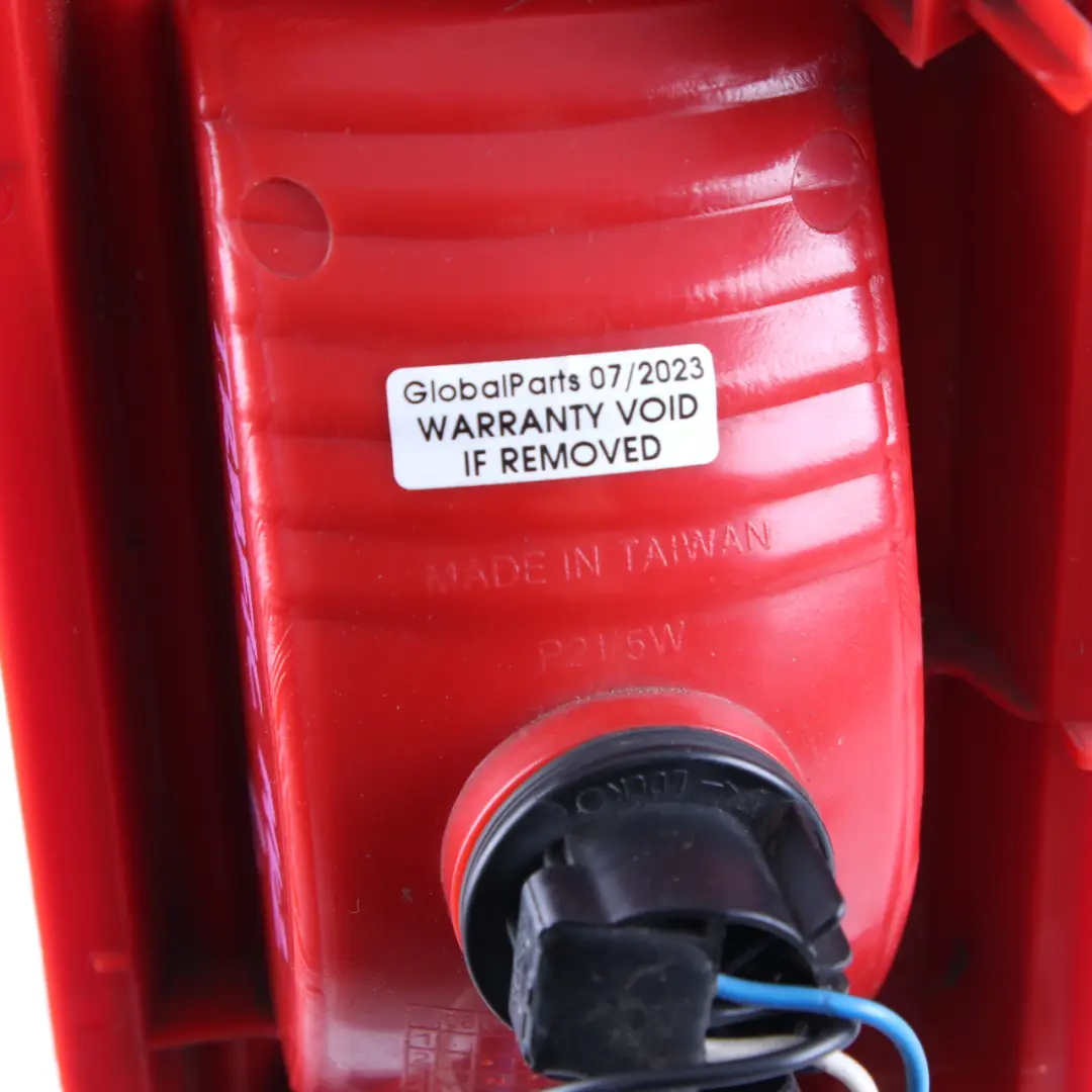 Lamp Renault Trafic Vauxhall Vivaro Left N/S Tail Light TAIWAN to Rear with Part number 8200415250 Rear Lamp Renault Trafic Vauxhall Vivaro Left N/S Tail Light TAIWAN - SKU 8200415250-TAIWAN - Part number 8200415250