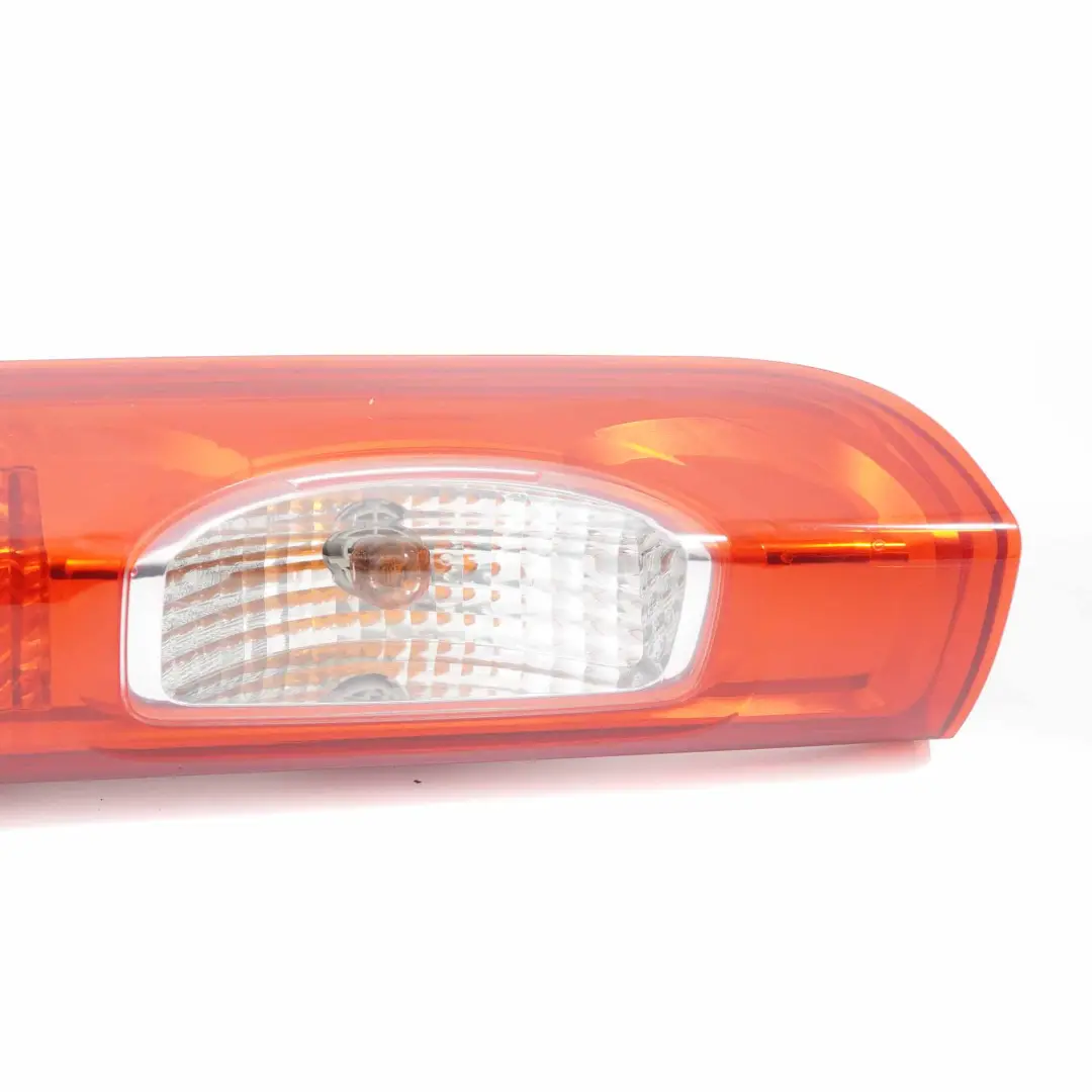 Renault Trafic Opel Vivaro Lampa Prawy Tył Tylna - SKU 8200415251 - Numer Części 8200415251