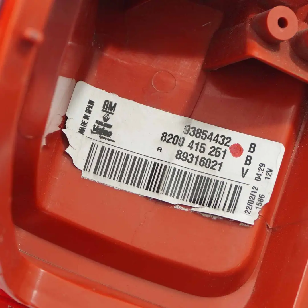 Piloto trasero Renault Trafic Opel Vivaro Derecho Luz trasera para con número de pieza 8200415251 Piloto trasero Renault Trafic Opel Vivaro Derecho Luz trasera - SKU 8200415251 - Número de pieza 8200415251