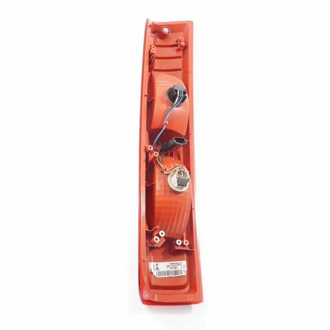 Renault Trafic Opel Vivaro Lampa Prawy Tył Tylna - SKU 8200415251 - Numer Części 8200415251