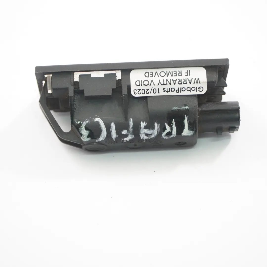 Eclairage de plaque d'immatriculation Renault Trafic III Eclairage pour à propos du numéro de pièce 8200480127 Eclairage de plaque d'immatriculation Renault Trafic III Eclairage - SKU 8200480127 - Numéro de pièce 8200480127