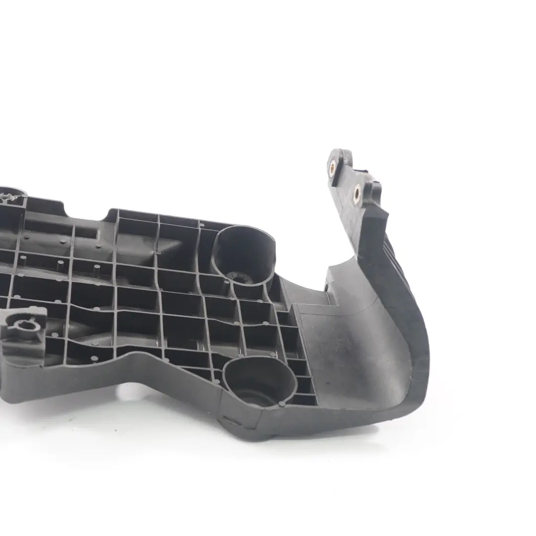 Soporte de montaje del filtro de aire Renault Trafic II para con número de pieza 8200505562 Soporte de montaje del filtro de aire Renault Trafic II - SKU 8200505562 - Número de pieza 8200505562