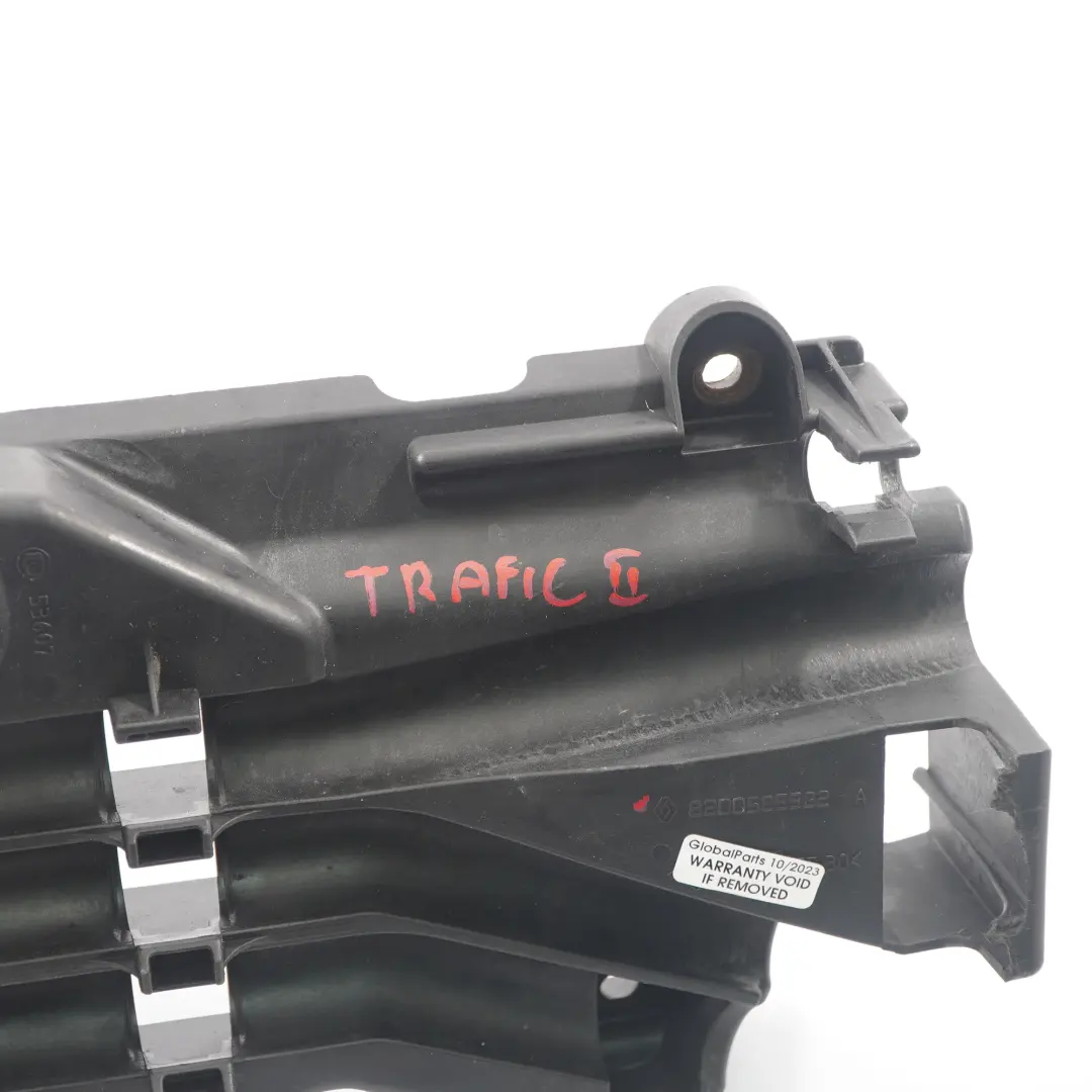 Soporte de montaje del filtro de aire Renault Trafic II para con número de pieza 8200505562 Soporte de montaje del filtro de aire Renault Trafic II - SKU 8200505562 - Número de pieza 8200505562