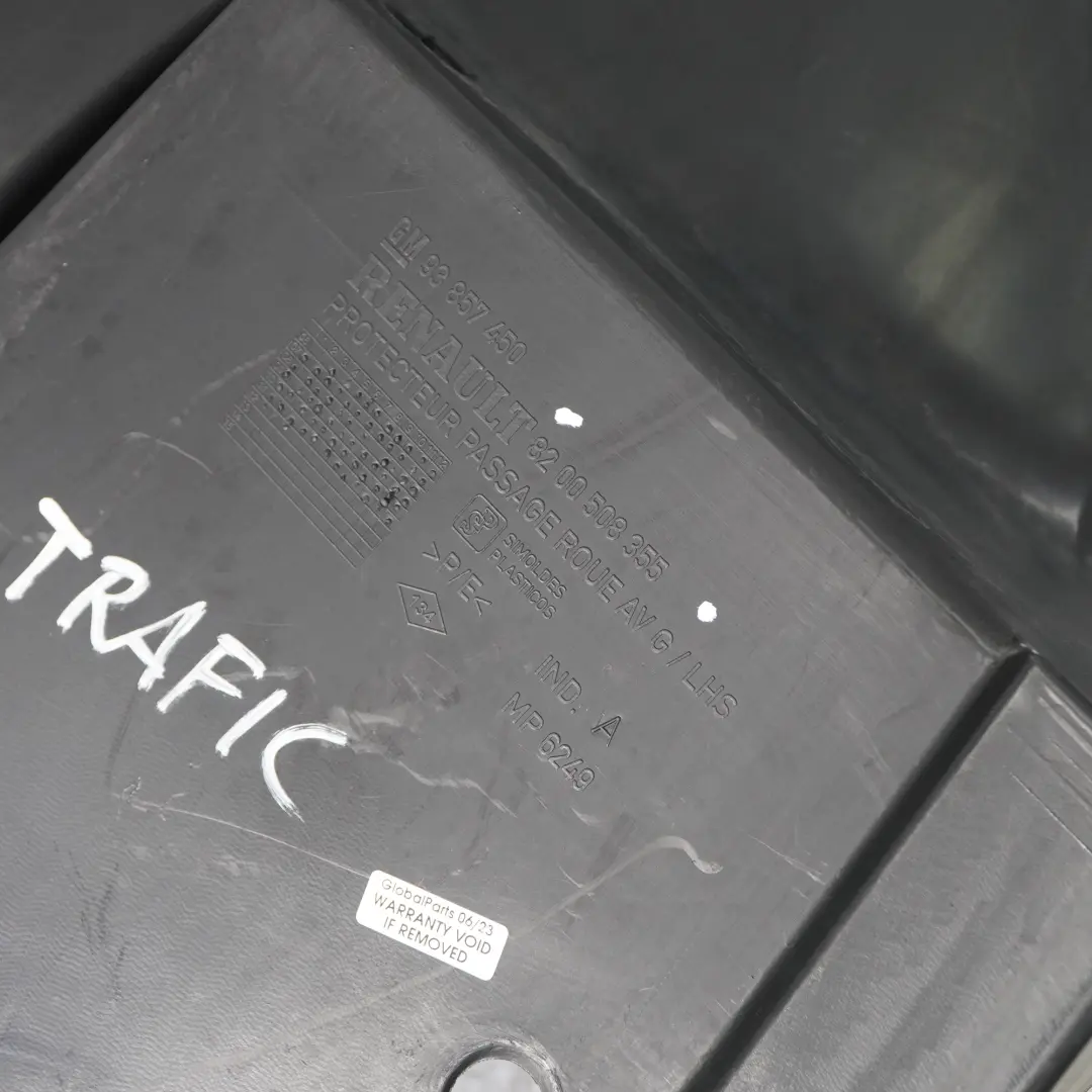Renault Trafic II Passage Roue Avant Gauche Couvrement Boîtier Section Arriere - SKU 8200508355 - Numéro de pièce 8200508355