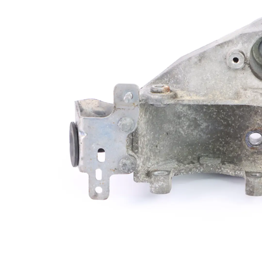 Montage support d'alternateur pour Renault Trafic II Opel Vivaro A 2.0 DCI à propos du numéro de pièce 8200527320 Renault Trafic II Opel Vivaro A 2.0 DCI Montage support d'alternateur - SKU 8200527320-1 - Numéro de pièce 8200527320