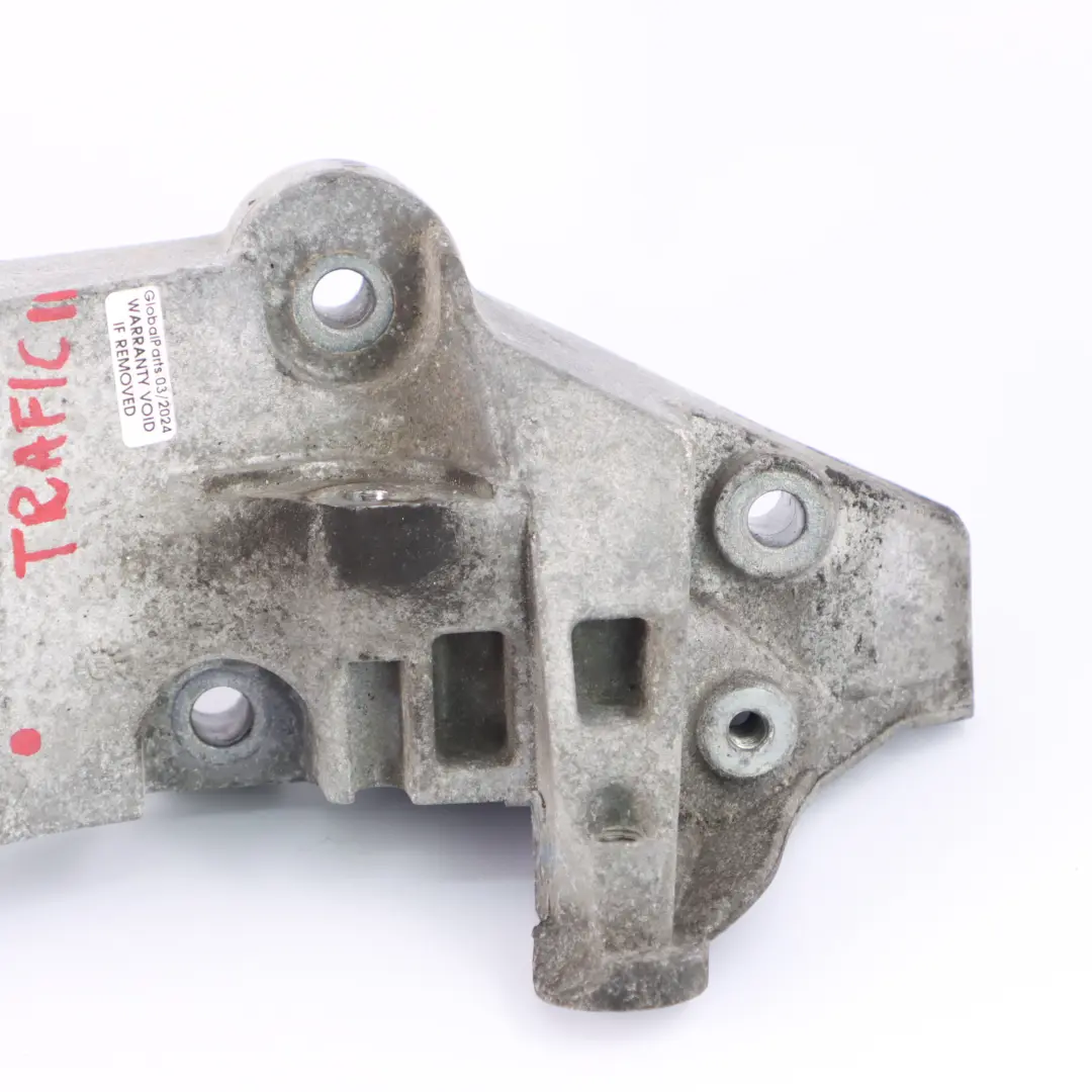Renault Trafic II Opel Vivaro A 2.0 DCI Montage support d'alternateur - SKU 8200527320-1 - Numéro de pièce 8200527320