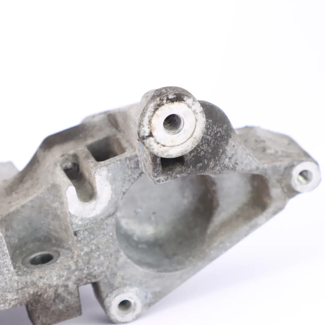 Supporto staffa alternatore per Renault Trafic II Opel Vivaro A 2.0 DCI con numero di parte 8200527320 Renault Trafic II Opel Vivaro A 2.0 DCI Supporto staffa alternatore - SKU 8200527320-1 - Numero di parte 8200527320